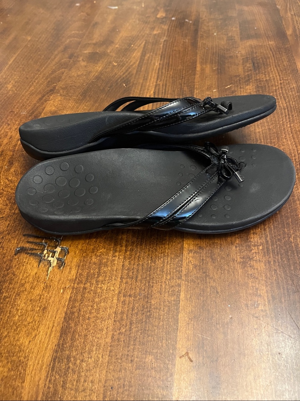 Vionic Bella X Flip Flop Sandal Patent Black Double Straps Bow Sz 7.5 Orthopedic - Picture 5 of 7